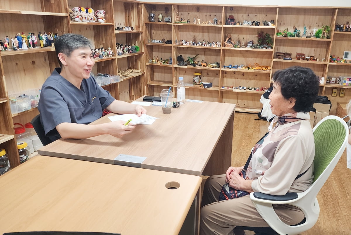 上海大胜天津！血布开心，王哲林淡定，卢伟重提防守，洛夫顿谦逊