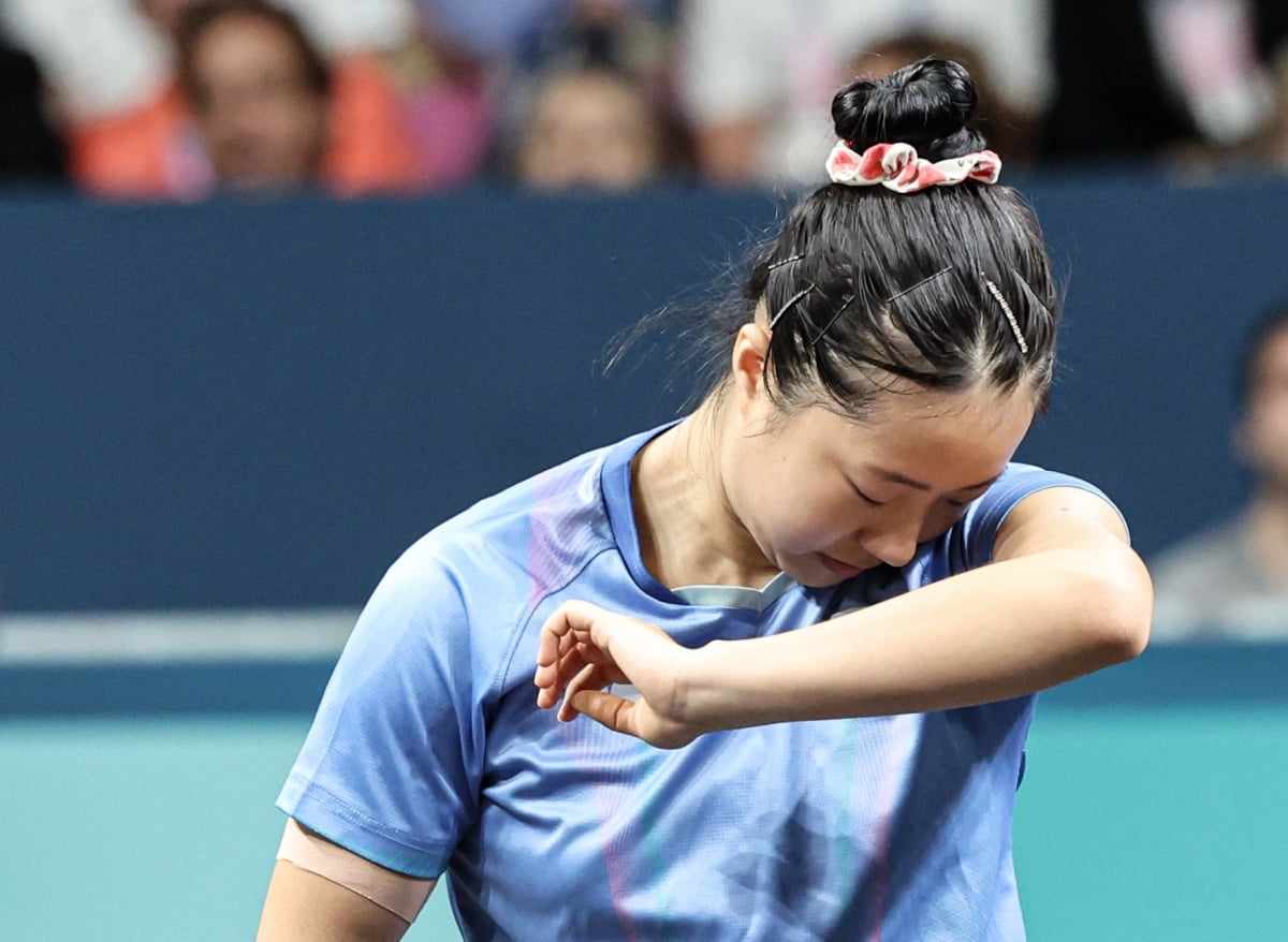 阿兰、曹永竞加入国足合练，武磊因伤缺席训练