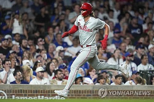 14岁8个月零19天，阿森纳小将道曼打破欧青联最年轻进球纪录