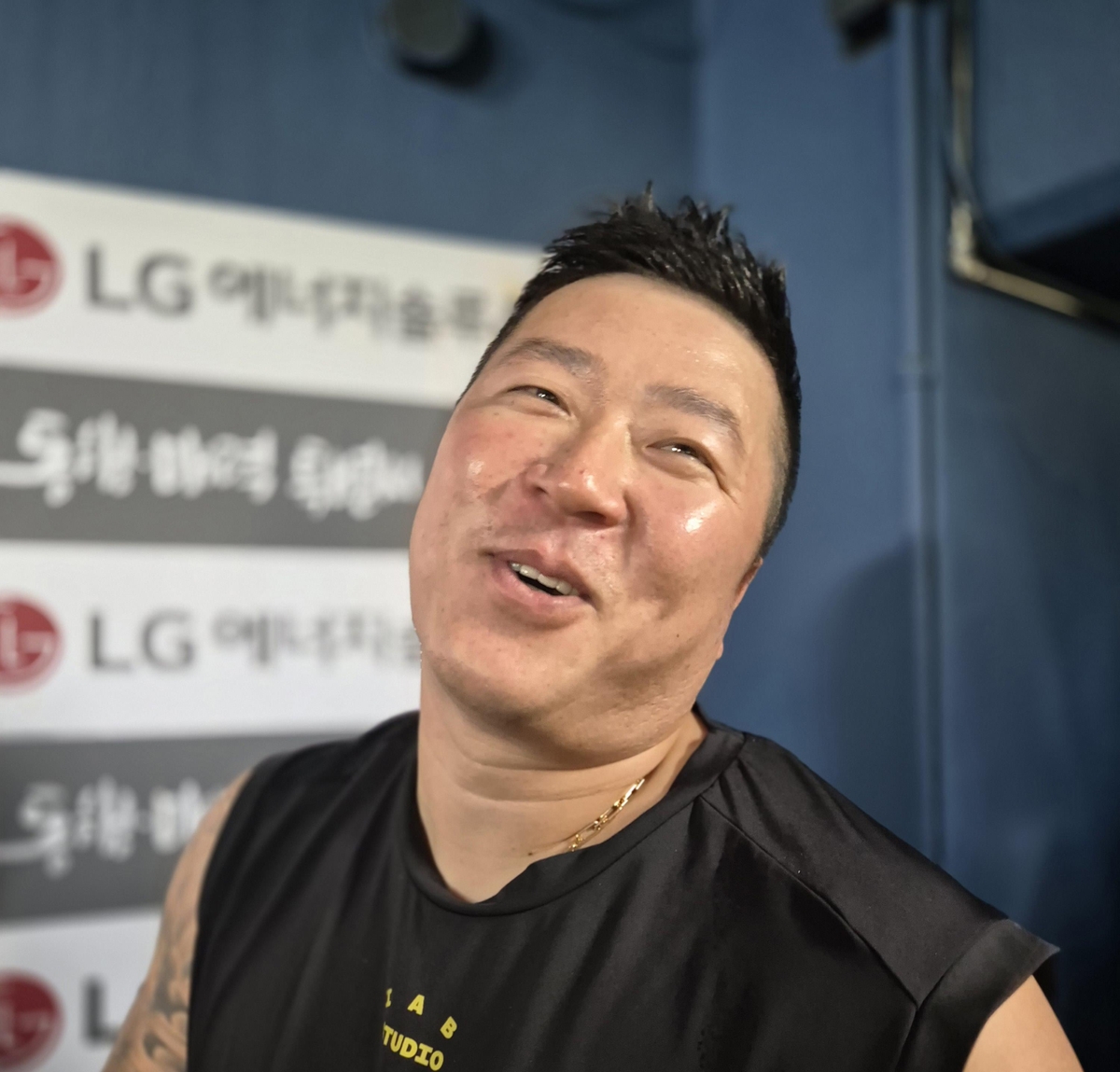 真快啊！亨德森一步过掉防守球员上篮命中 开拓者在首节结束前将分差拉开至两位数