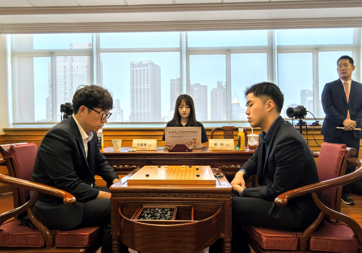 半场-巴萨3-0阿拉维斯 莱万戴帽，费兰开场伤退