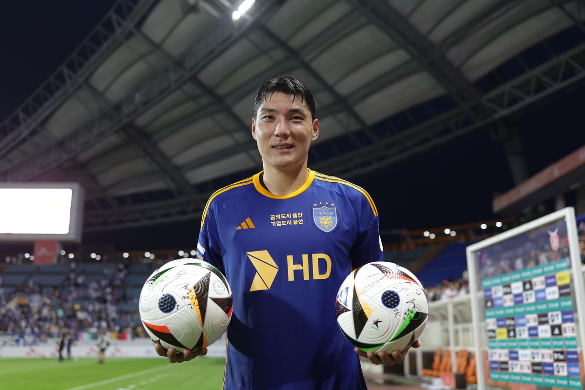 还有三场，范尼将执教曼联主场与切尔西、PAOK、莱斯特城的比赛