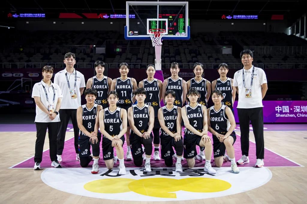 一年顶薪4.44亿！CBA与NBA差距有多大：周琦74年没库里1年赚得多